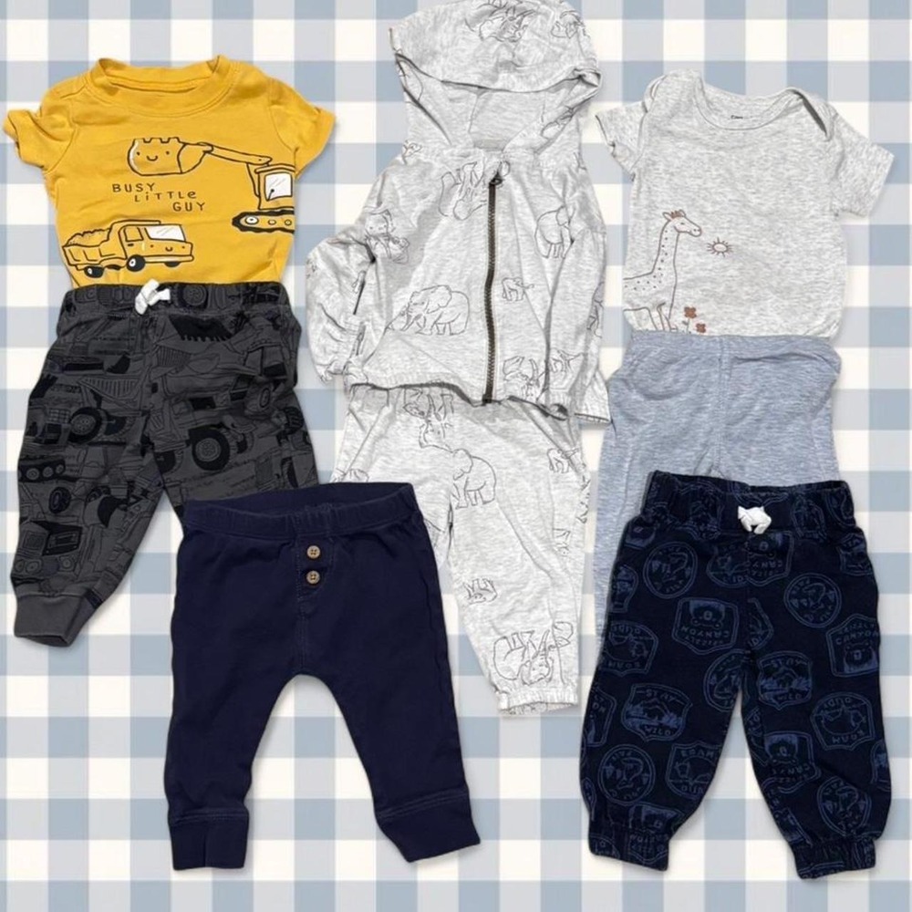 8 piece Baby boy Carters clothes bundle